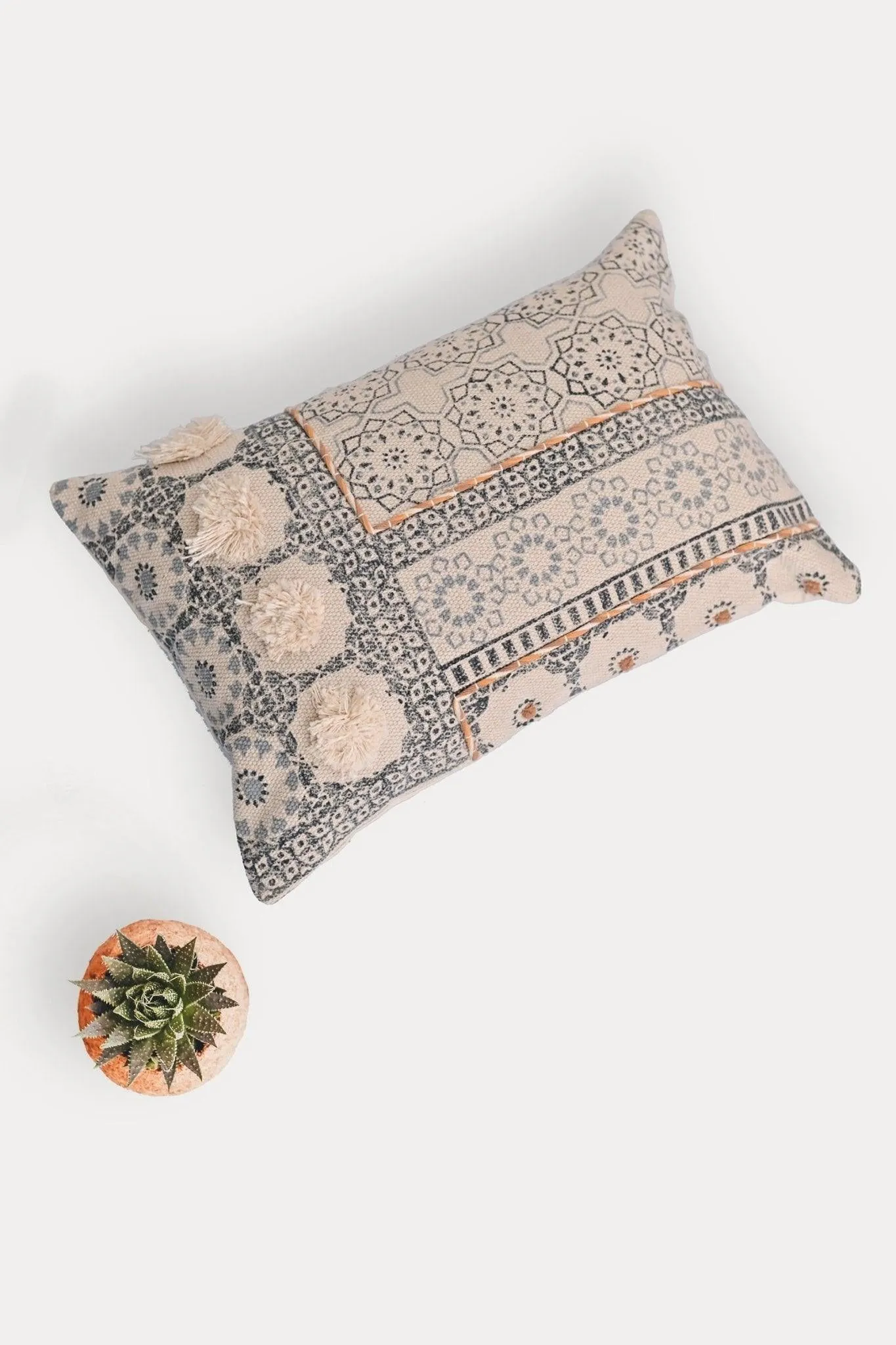 AGATHA - LUMBAR CUSHION COVER