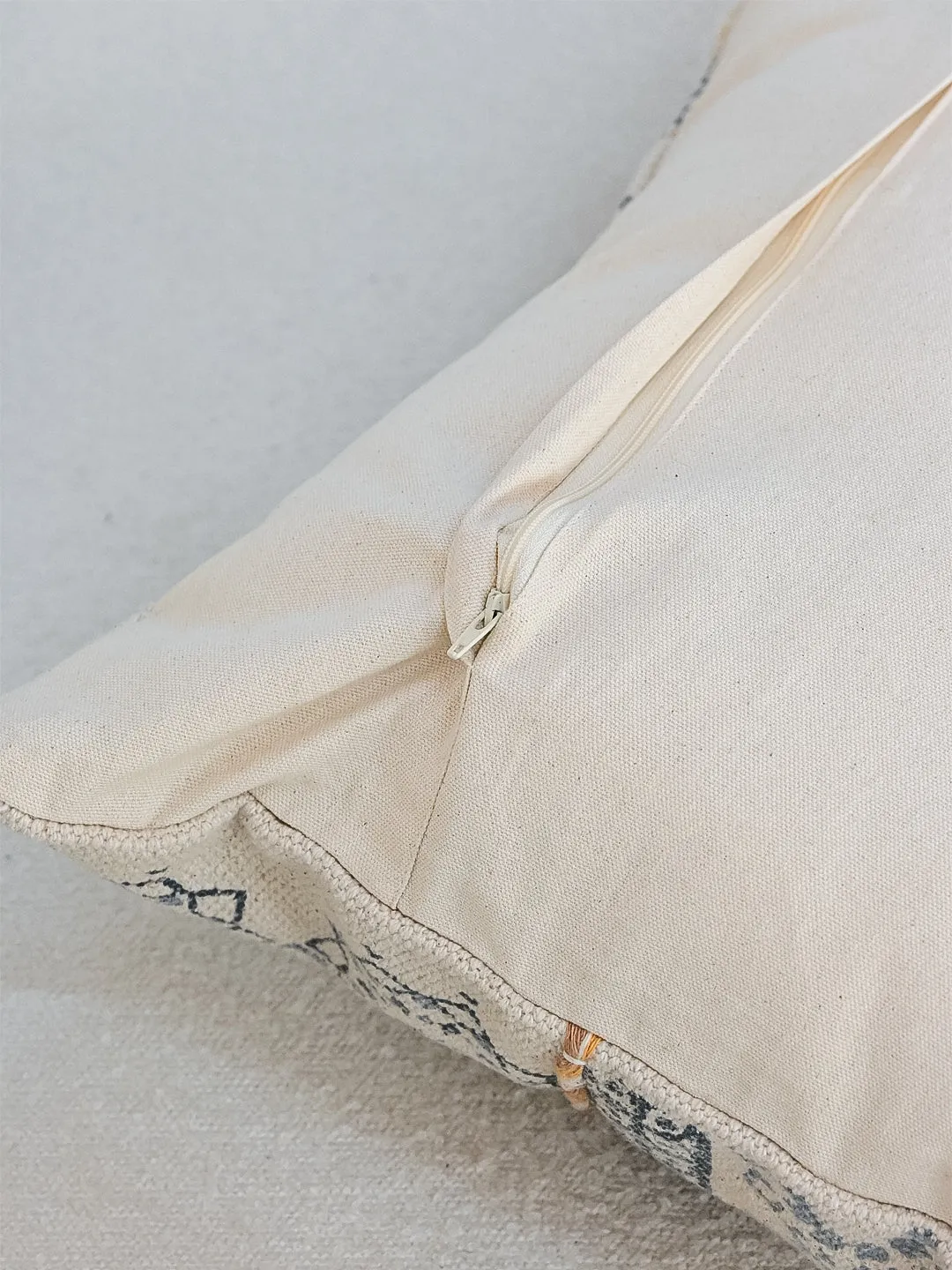 AGATHA - LUMBAR CUSHION COVER