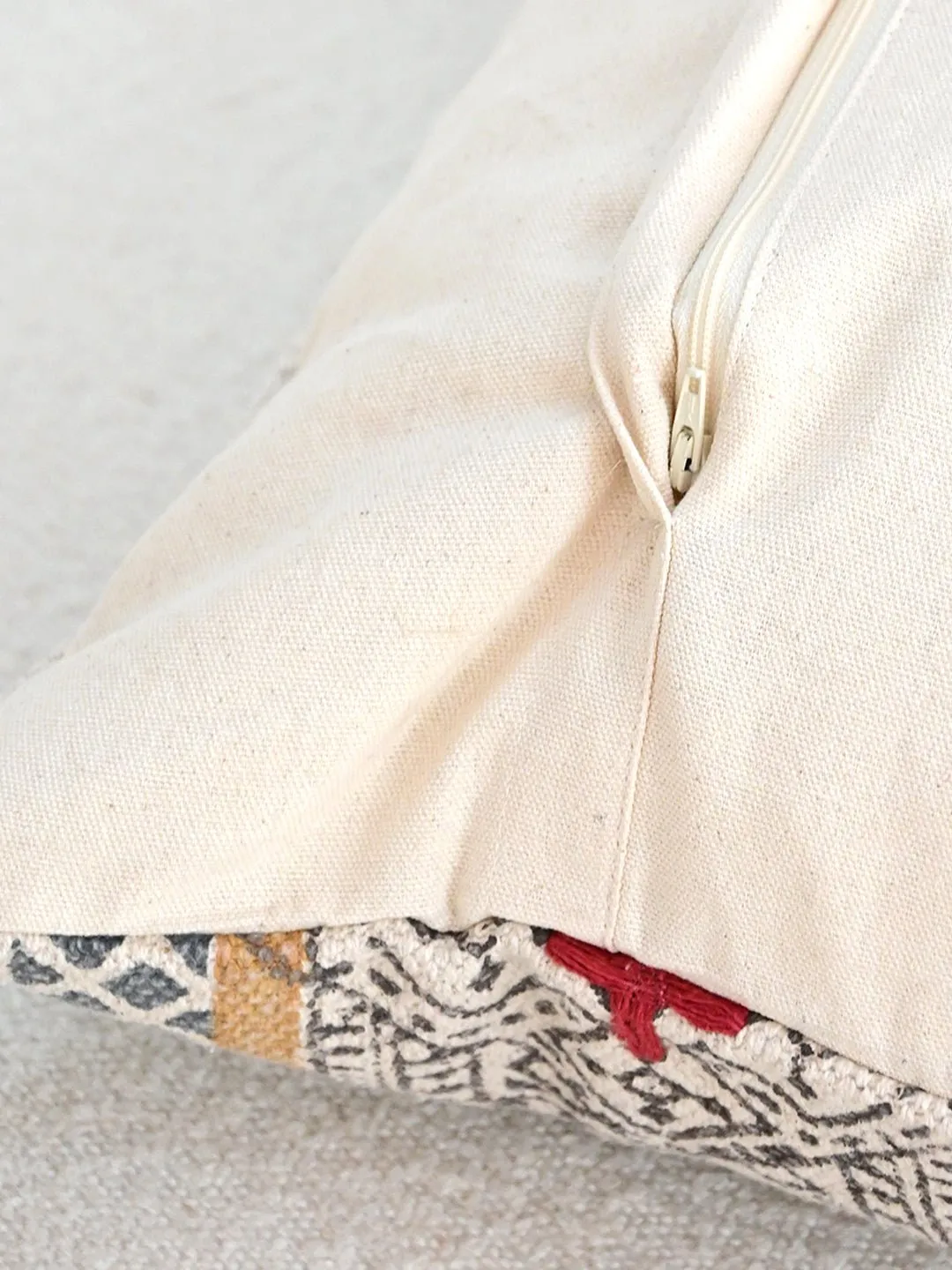AMYTAL-LUMBAR CUSHION COVER