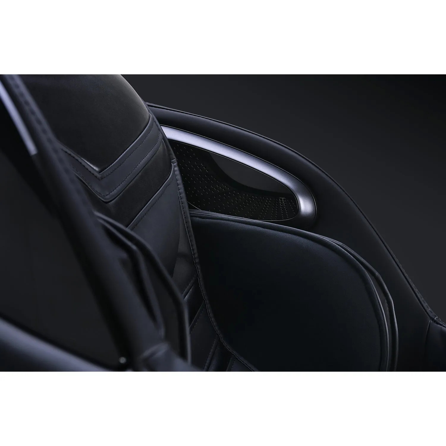 Brookstone BK 650 Massage Chair