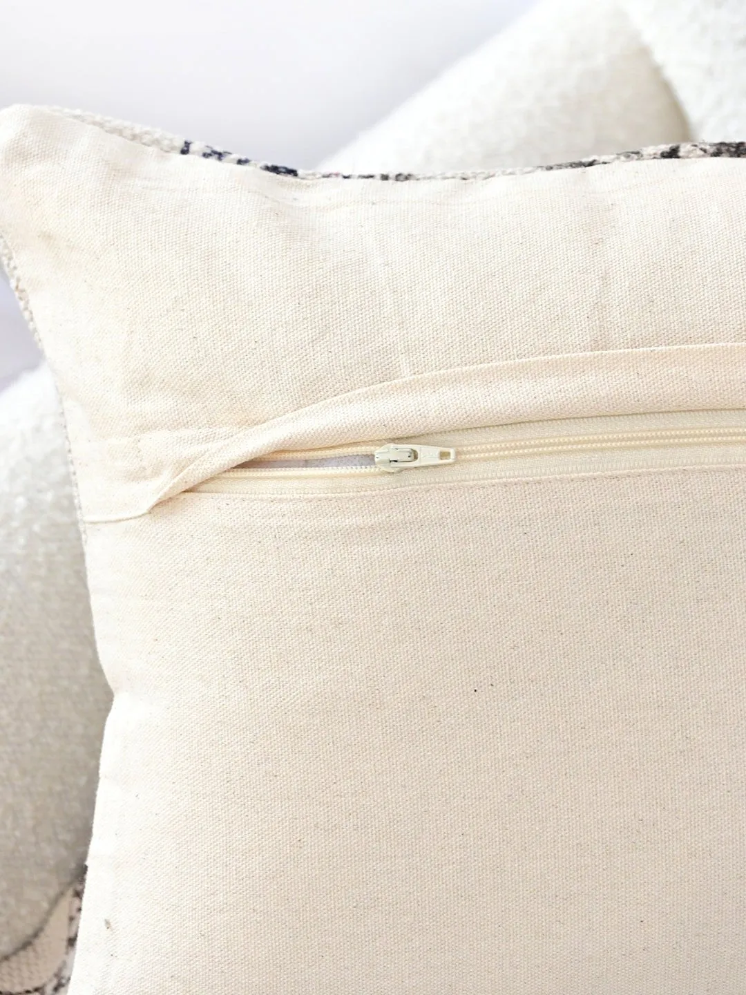 CASSIA-LUMBAR CUSHION COVER