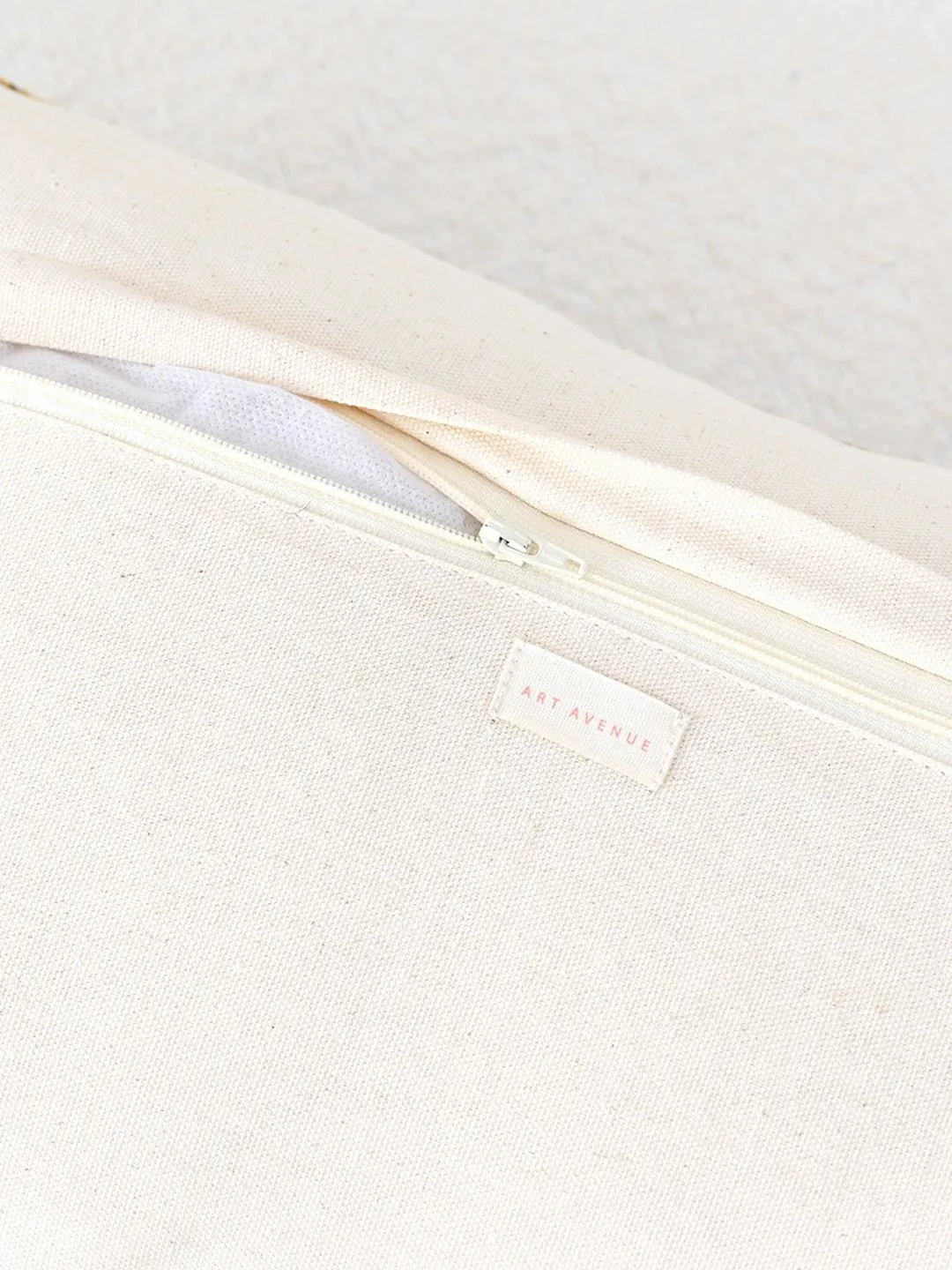 GERANIUM - LUMBAR CUSHION COVER